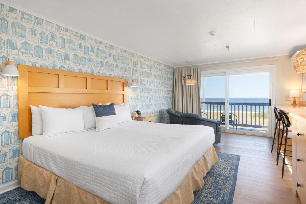 Oceanfront King Studio interior