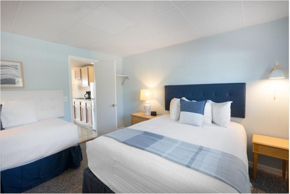 Oceanview Queen/Twin interior